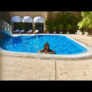 Meet your Posher, Laura